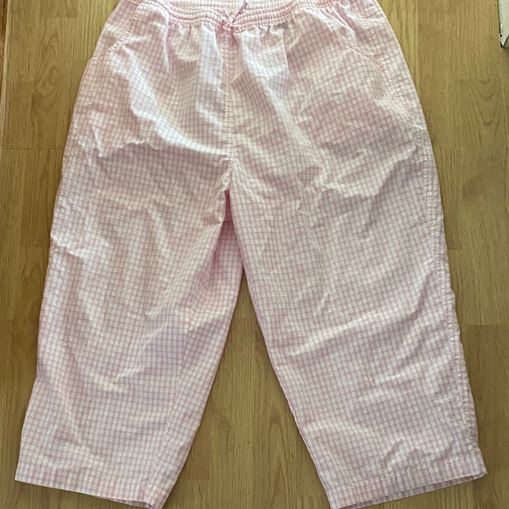 Preowned Womens Pink Capris Xl